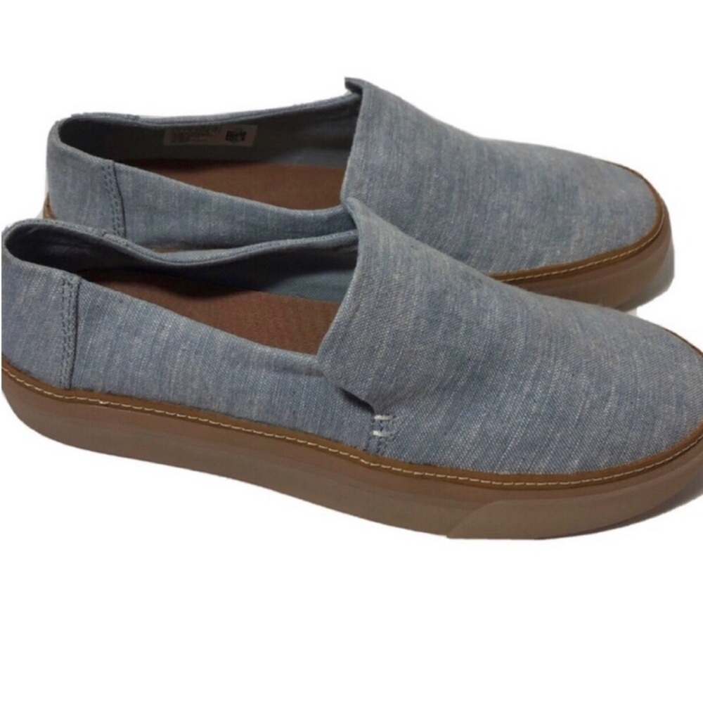 Toms Chambray blue fabric slip ons. Size 8.
